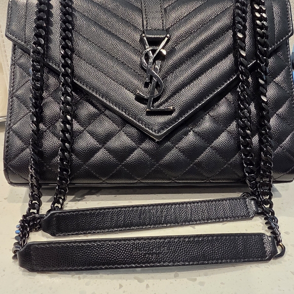 Eve Saint Lauren Handbags - 🎀💕Eves Saint Laurent Medium Shoulder Bag💕🎀